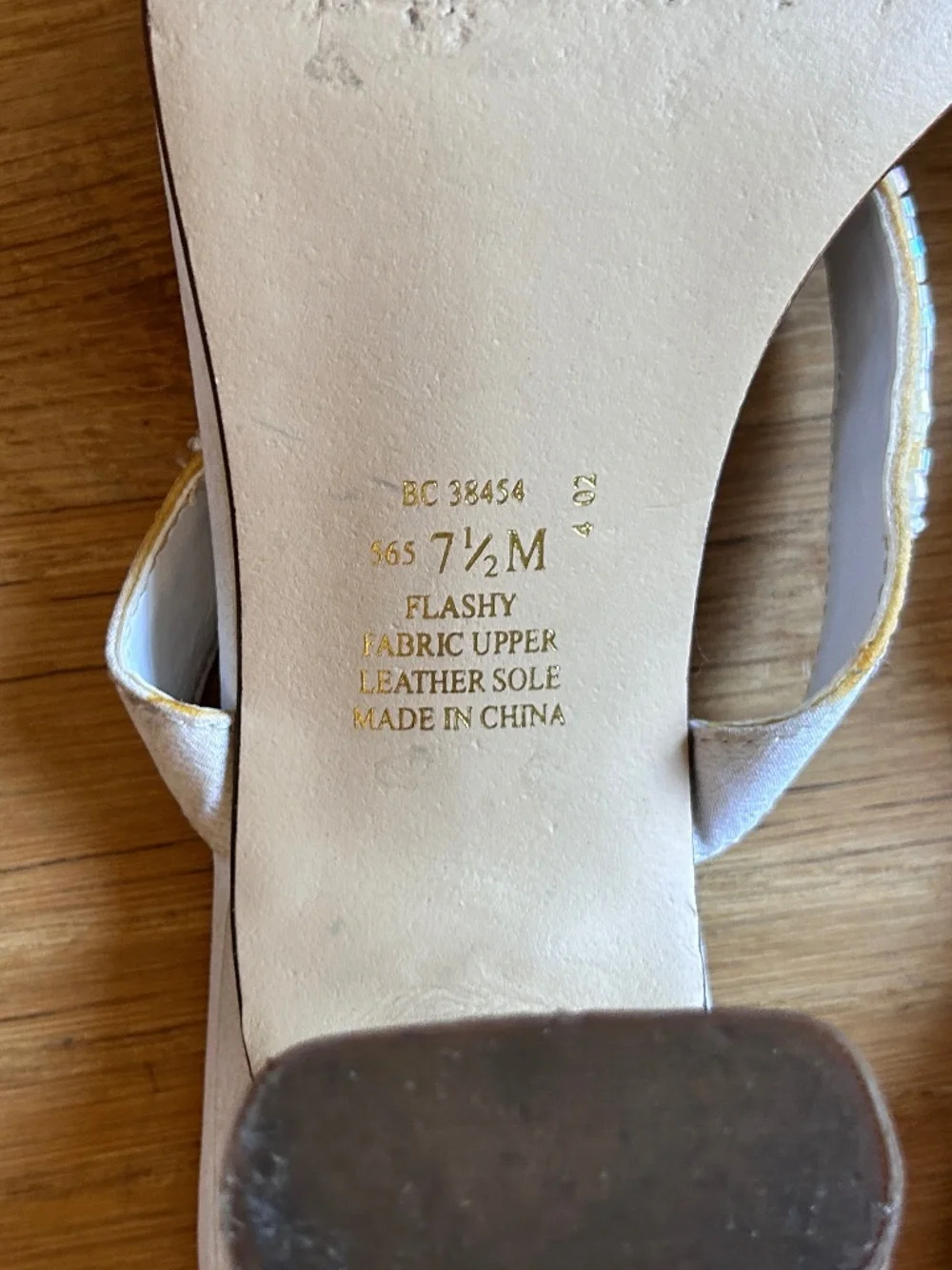 Metaphor White Heeled Sandals w Upper Leather Sole for Bundle Purchase